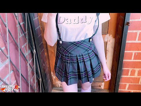 ❤️ 女学生深深地吸吮她的鸡巴,代替上课做爱 Fucking video️❤