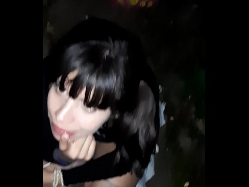 ❤️ 在街上膨胀的阴茎,以换取糖果 Fucking video️❤