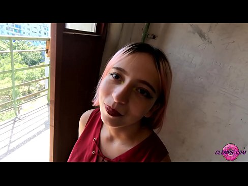 ❤️ 学生Sensual在内陆地区吸食陌生人--在他脸上射精 Fucking video️❤